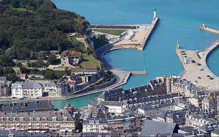 Appartement Duplex Bois Et A Fecamp, A 50 M, Calme !